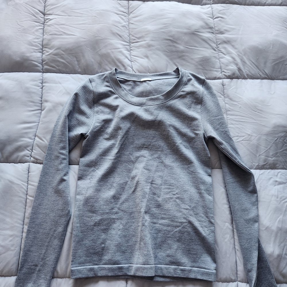Athleta Light Gray Long Sleeve Women's Top